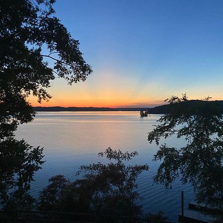 Fox Berry Hill - Lakefront With Dock, Launch & Hot Tub Waverly Buitenkant foto