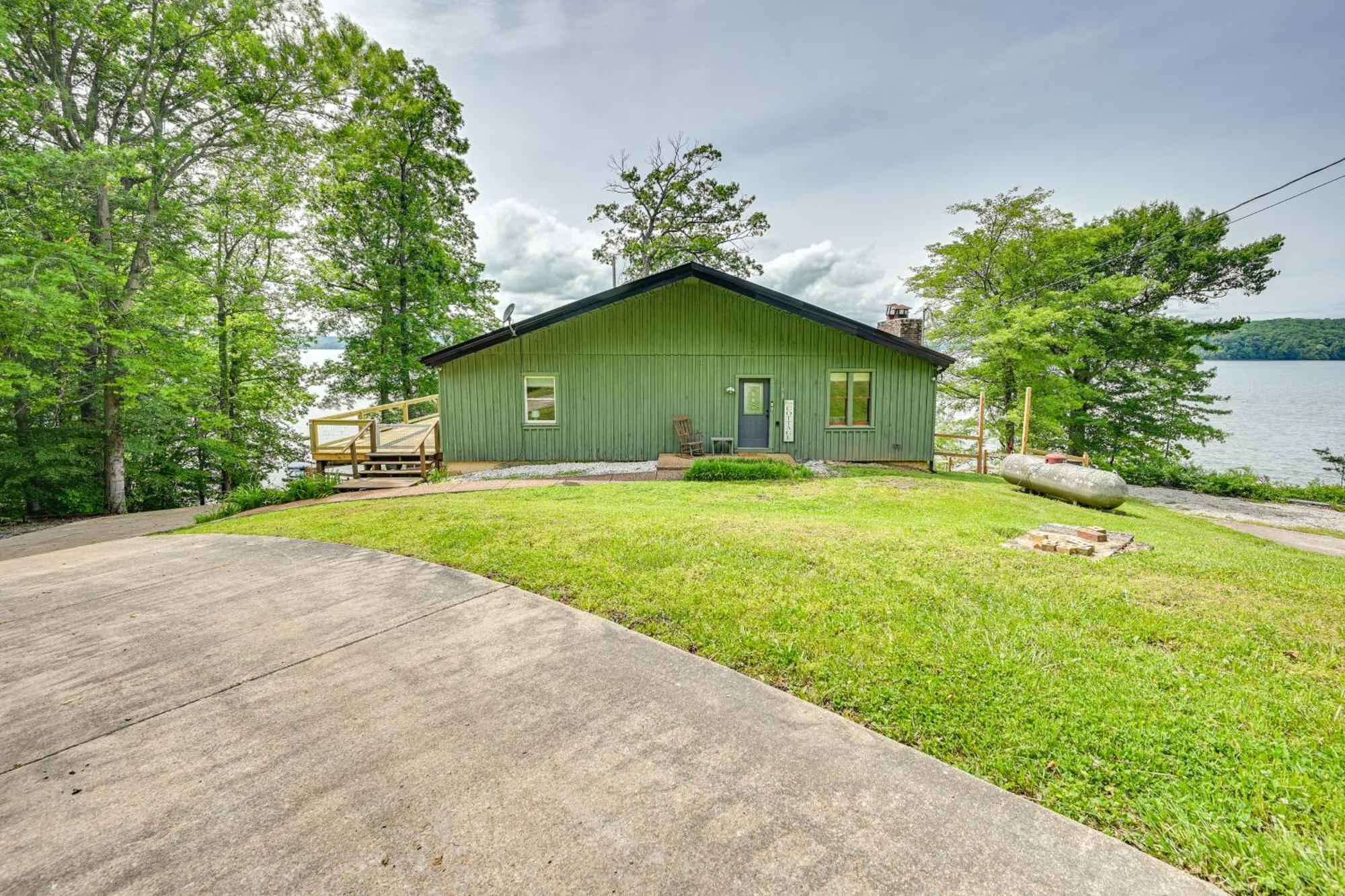 Fox Berry Hill - Lakefront With Dock, Launch & Hot Tub Waverly Buitenkant foto