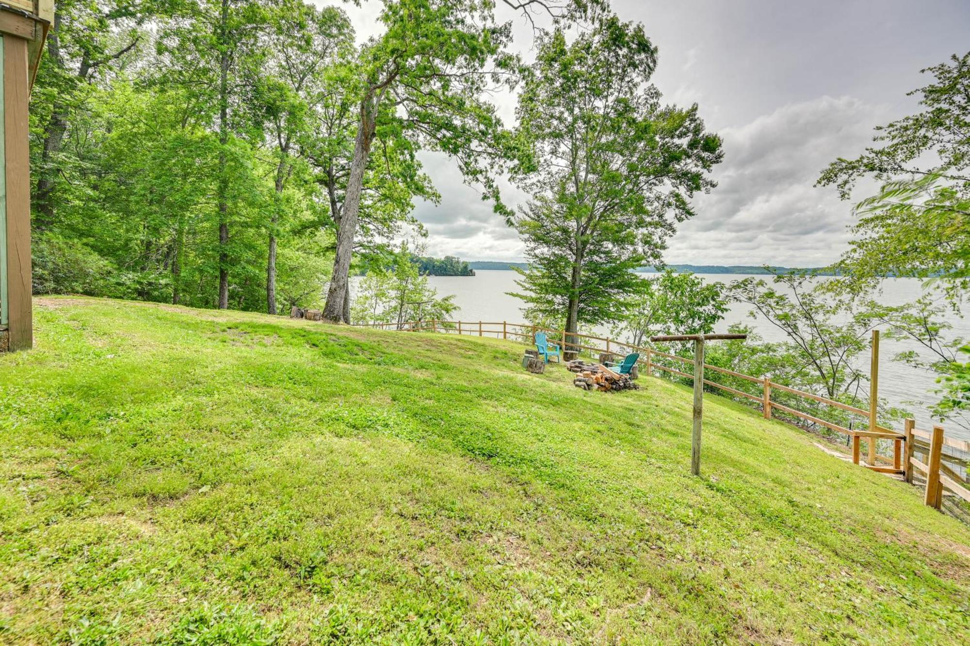 Fox Berry Hill - Lakefront With Dock, Launch & Hot Tub Waverly Buitenkant foto