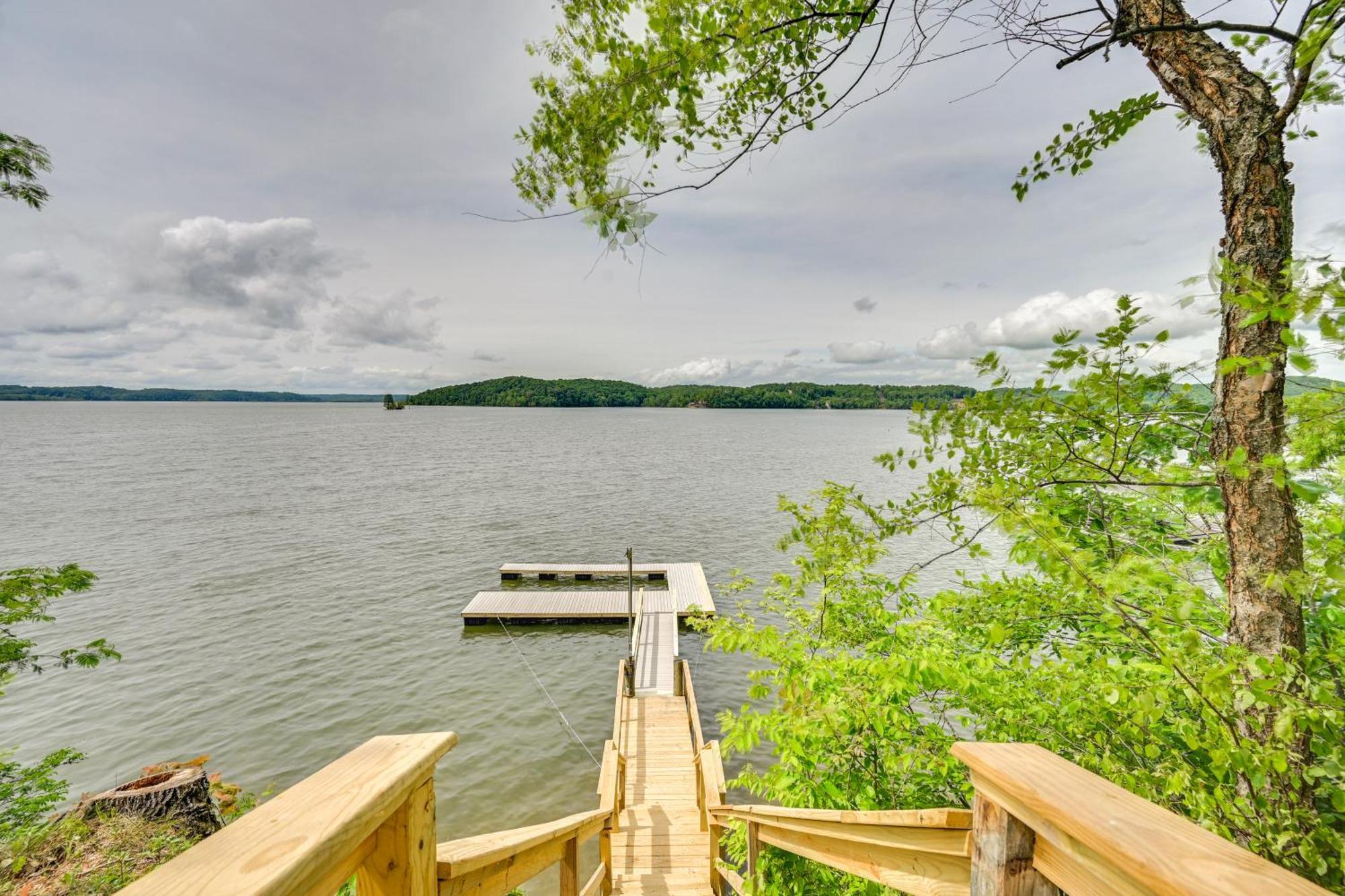 Fox Berry Hill - Lakefront With Dock, Launch & Hot Tub Waverly Buitenkant foto