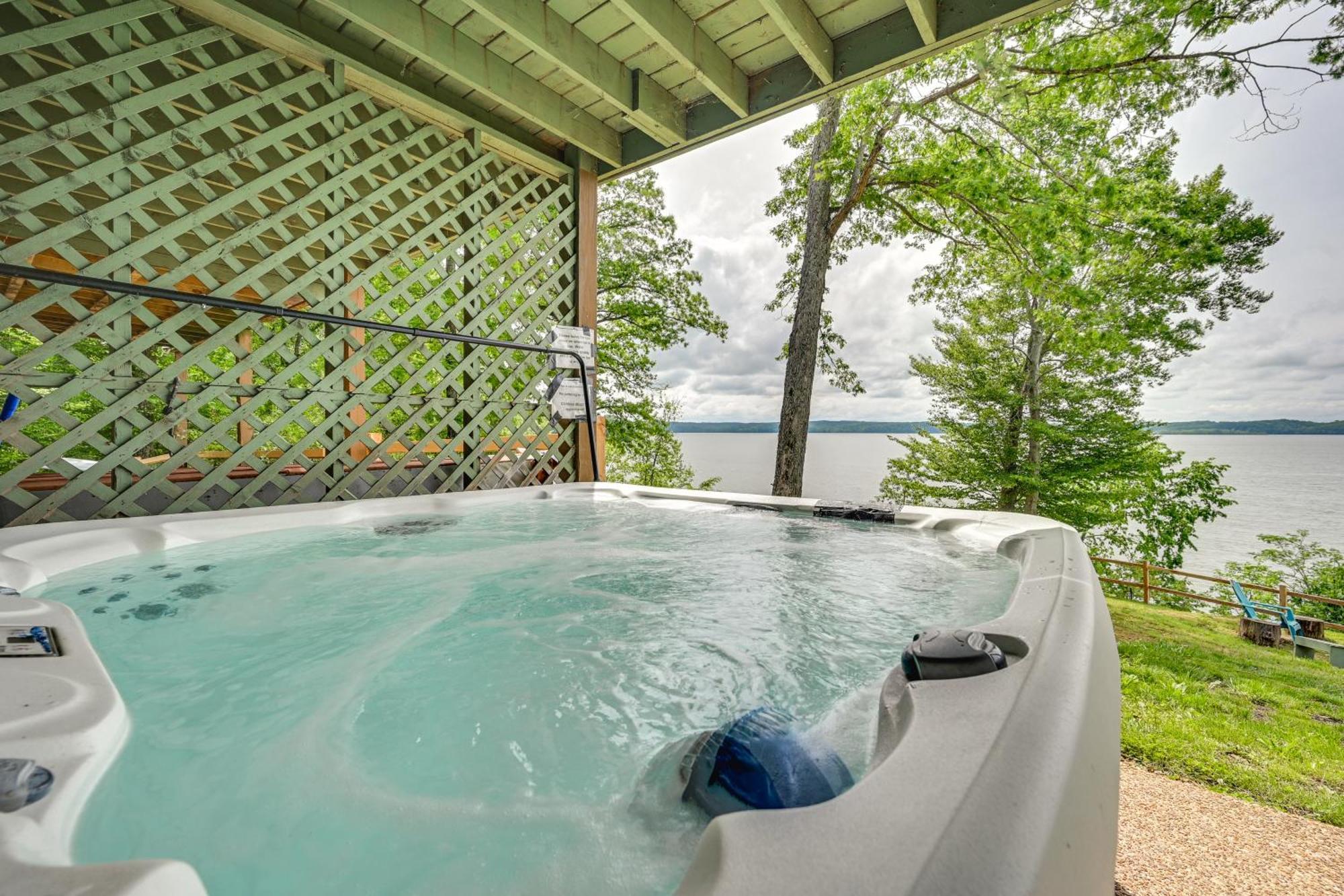 Fox Berry Hill - Lakefront With Dock, Launch & Hot Tub Waverly Buitenkant foto