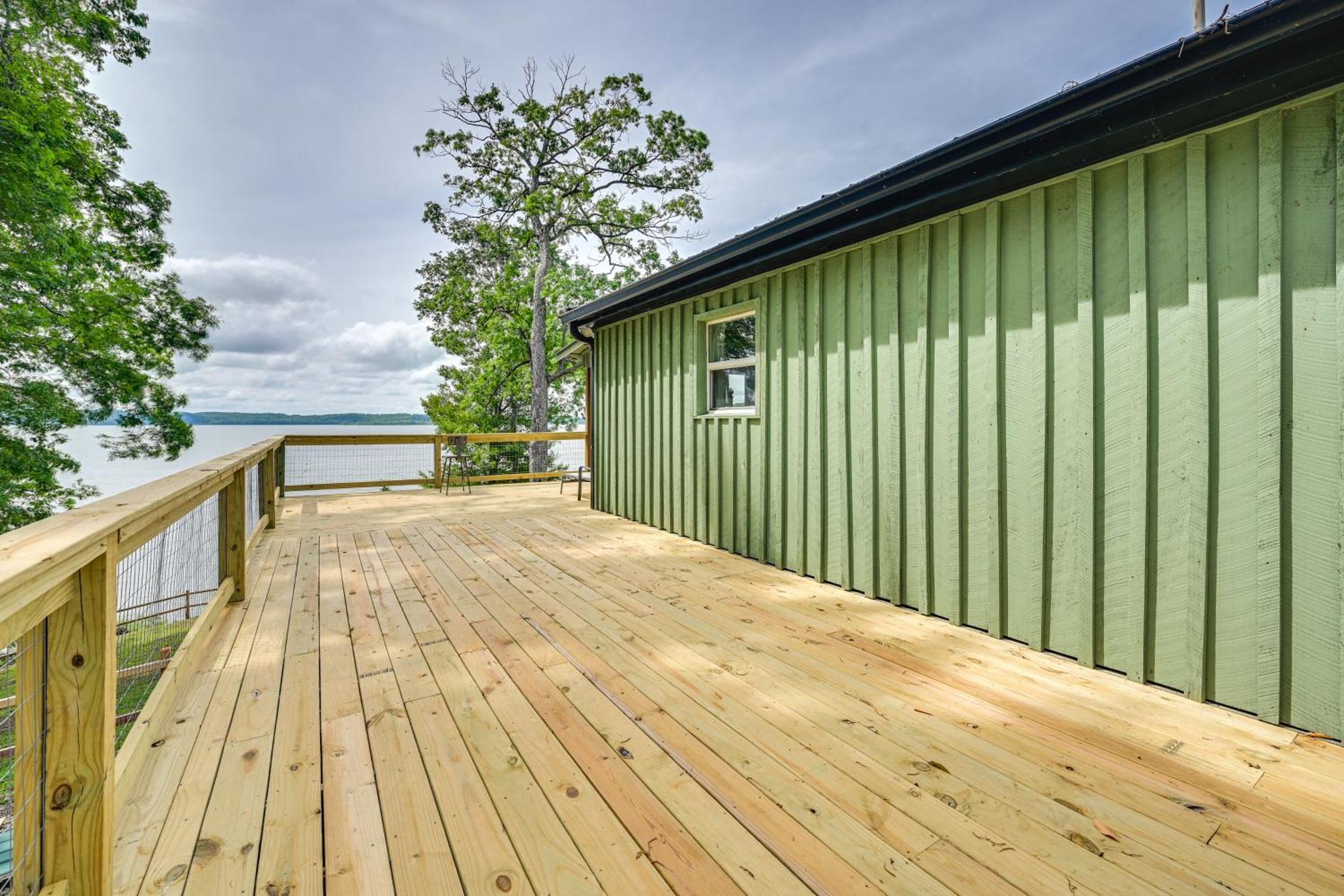 Fox Berry Hill - Lakefront With Dock, Launch & Hot Tub Waverly Buitenkant foto