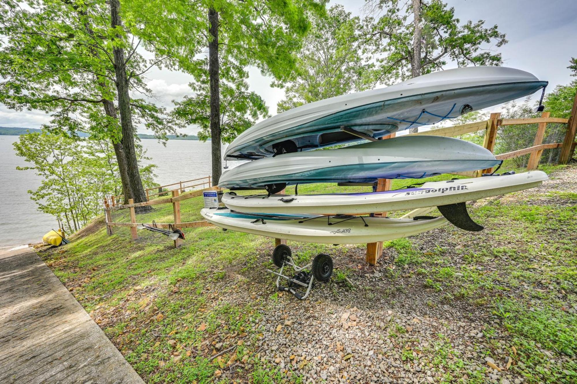 Fox Berry Hill - Lakefront With Dock, Launch & Hot Tub Waverly Buitenkant foto