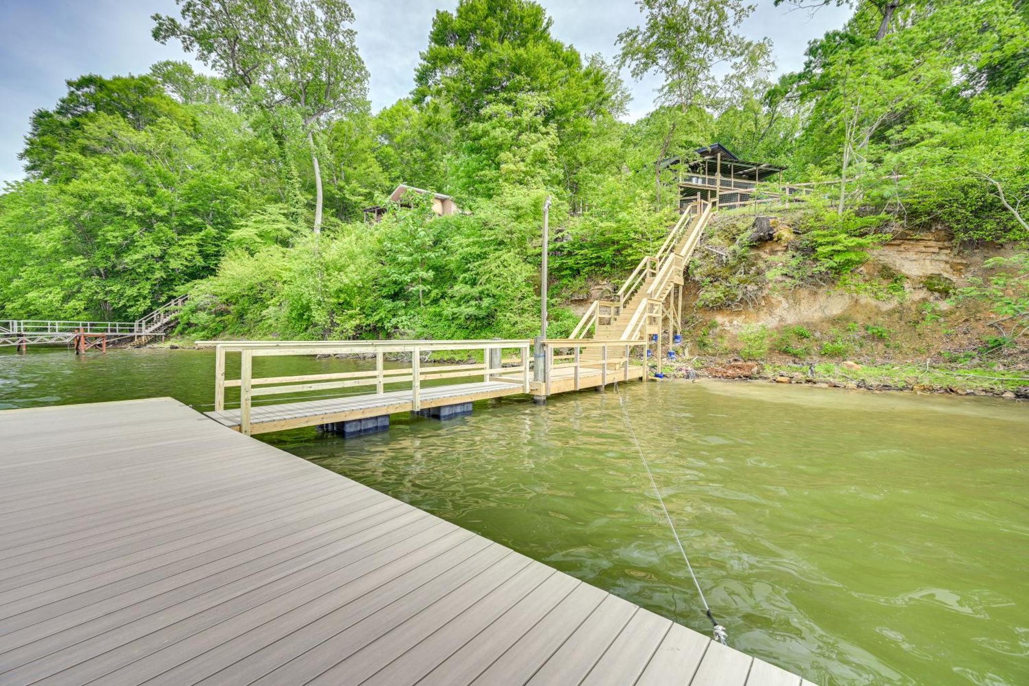 Fox Berry Hill - Lakefront With Dock, Launch & Hot Tub Waverly Buitenkant foto