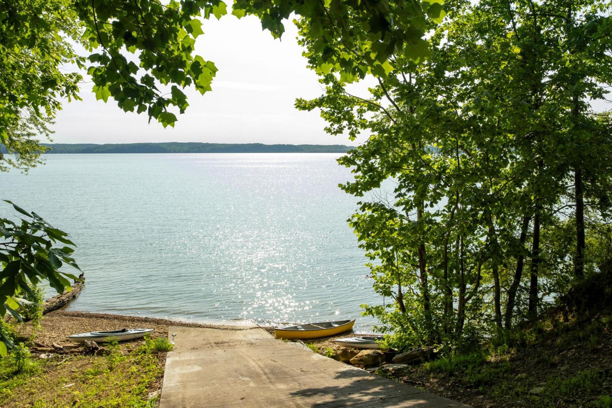 Fox Berry Hill - Lakefront With Dock, Launch & Hot Tub Waverly Buitenkant foto