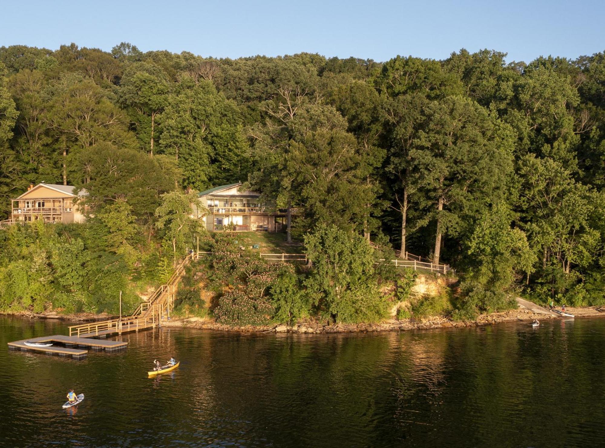 Fox Berry Hill - Lakefront With Dock, Launch & Hot Tub Waverly Buitenkant foto